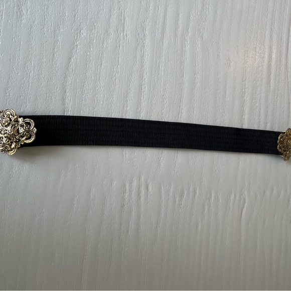 Vintage 80s Black Elastic Cinch Belt with Gold Ornate Buckle - Picture 3 of 4